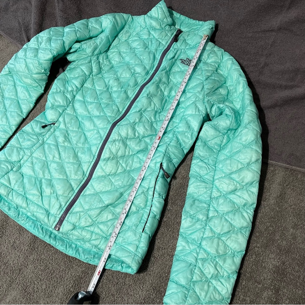 Women’s Extra Small The North Face Thermoball Teal Puffer Jacket - Picture 7 of 8